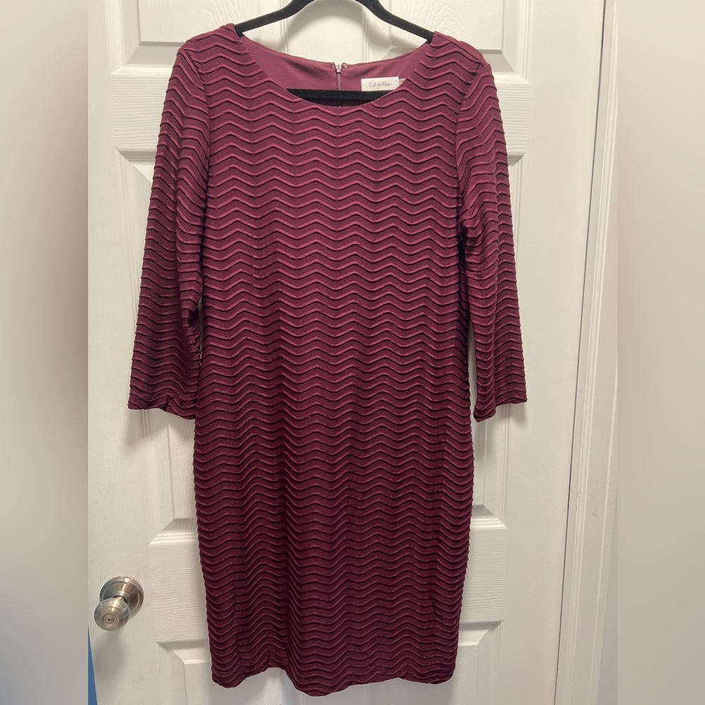 Calvin Klein Size 12 Knee Length Dress with 3/4 sleeves